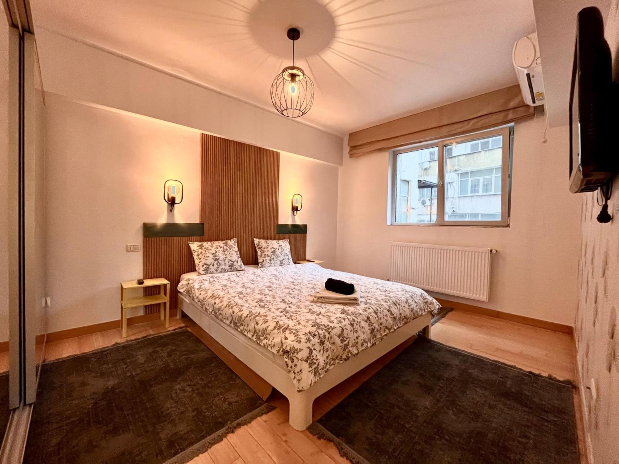 Cozy Apartment With Balcony Bucarest Extérieur photo