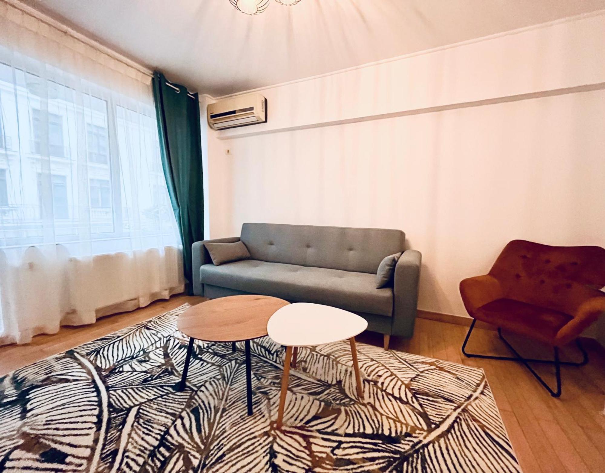 Cozy Apartment With Balcony Bucarest Extérieur photo