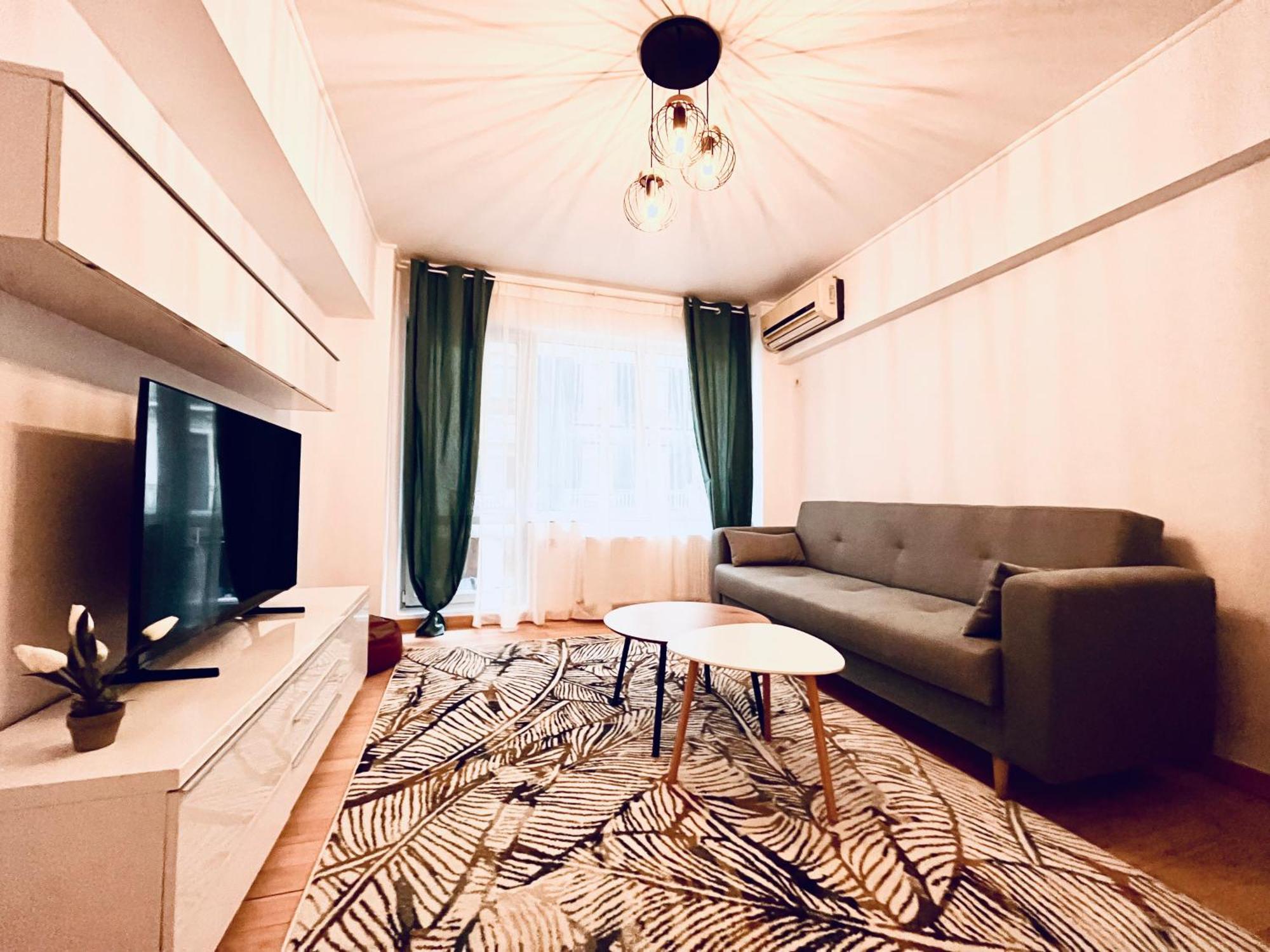 Cozy Apartment With Balcony Bucarest Extérieur photo