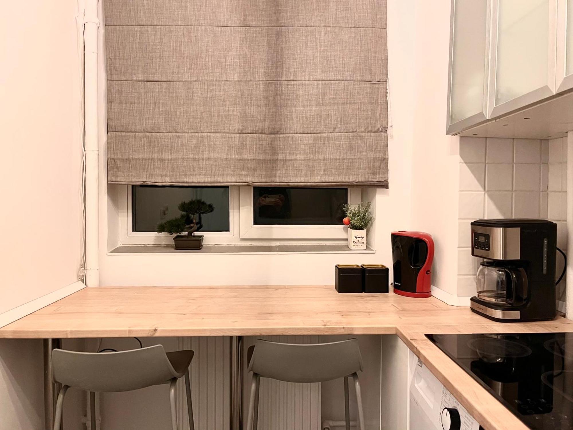 Cozy Apartment With Balcony Bucarest Extérieur photo
