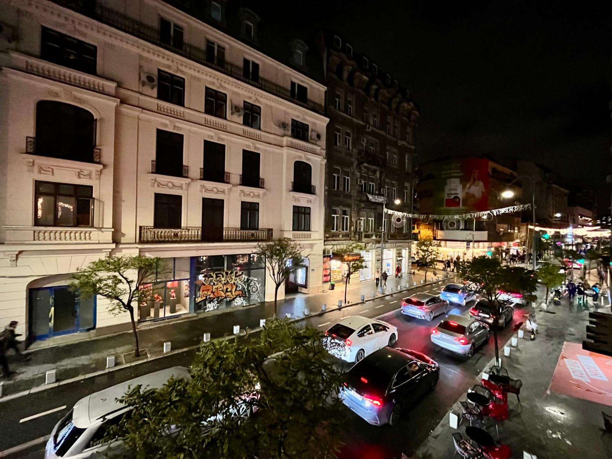 Cozy Apartment With Balcony Bucarest Extérieur photo